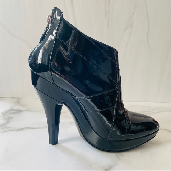 Burberry Patent Leather Zip Booties- Black EU 39.5 - Picture 11 of 12